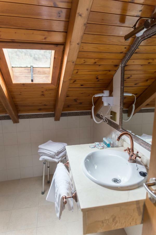 Hotel Ambasmestas Dış mekan fotoğraf